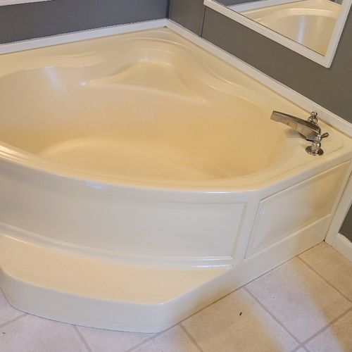 Jetted Tub-Before He&Vo Refinishing and Details 