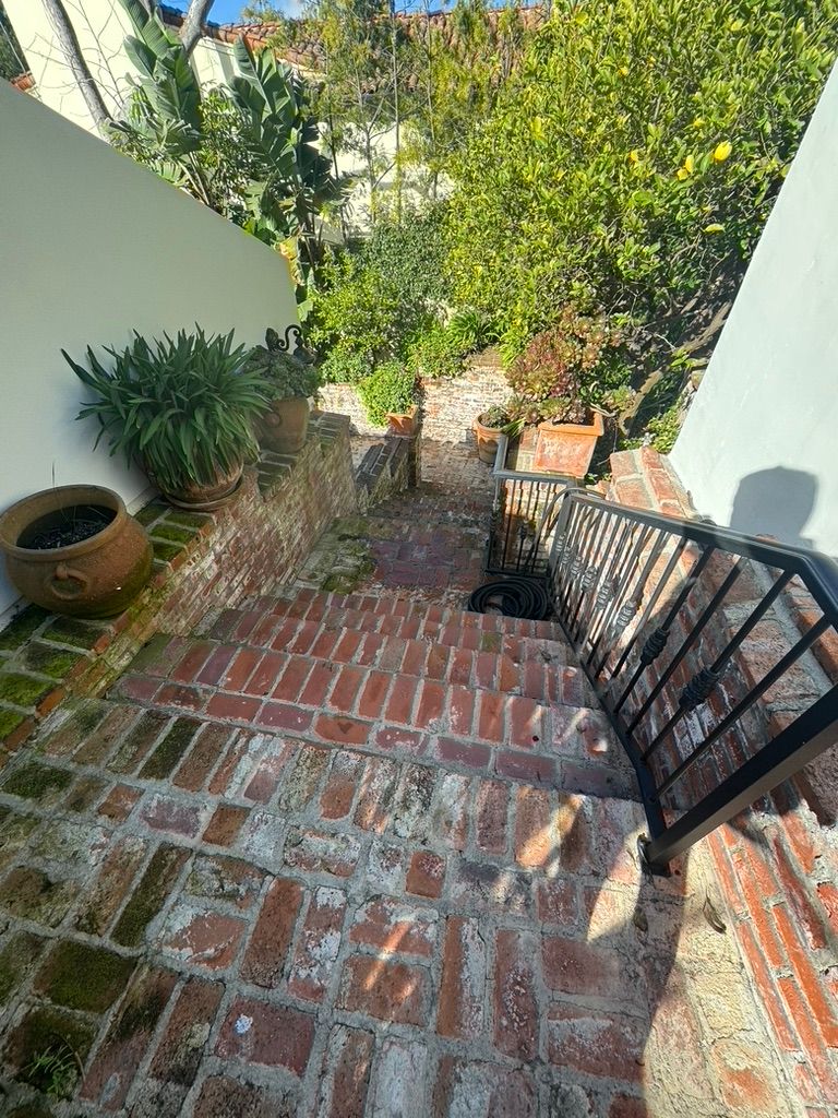 Beverly Hills Patio Before
