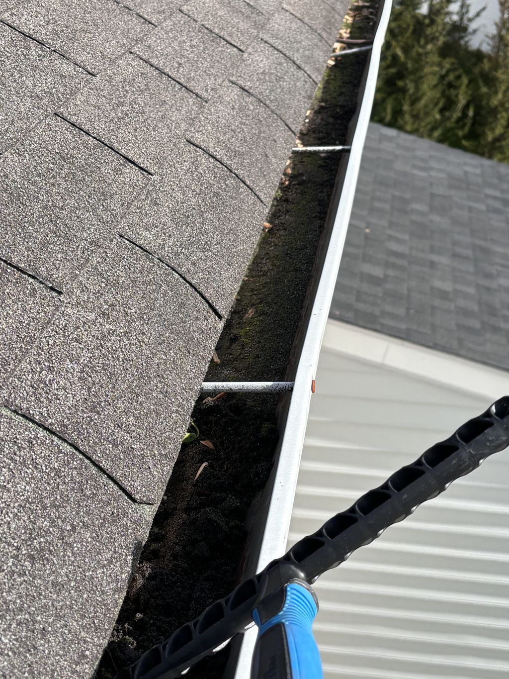 Gutter Cleaning and Maintenance