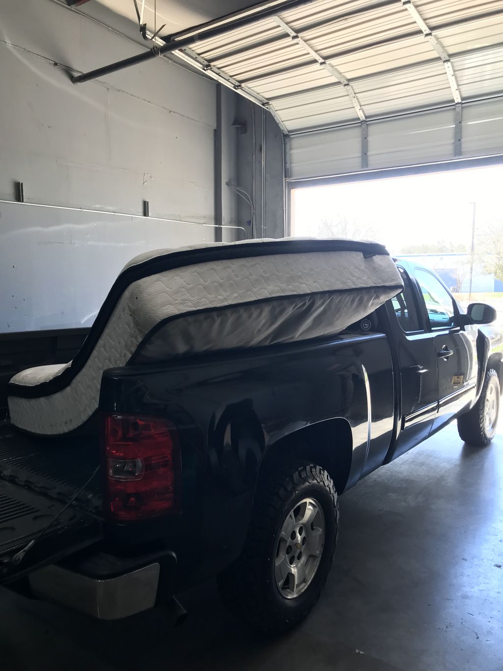 Mattress pickup