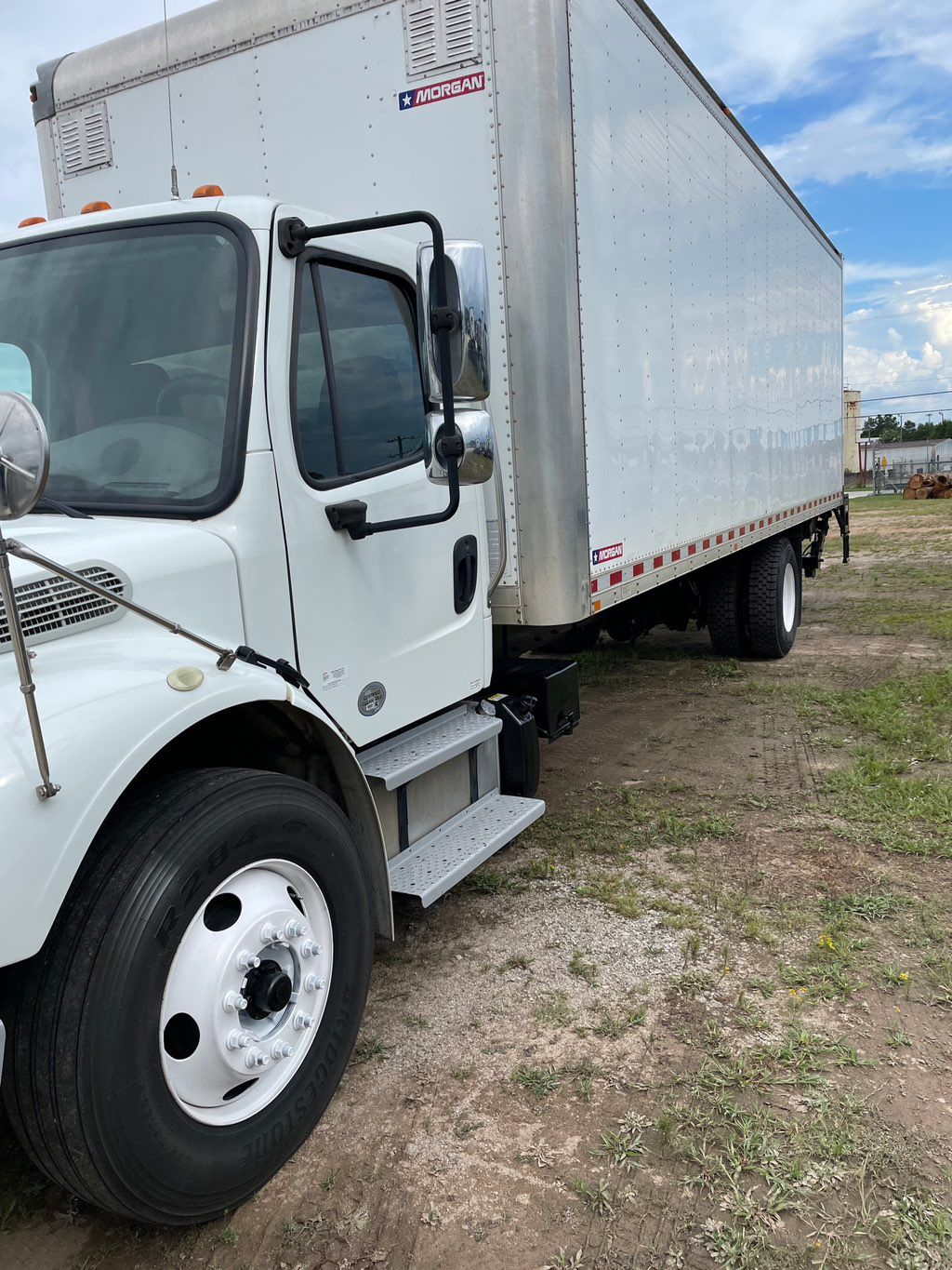 Equipment: 26ft Box Truck