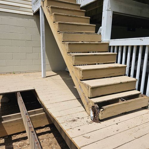 Deck stairs Before 