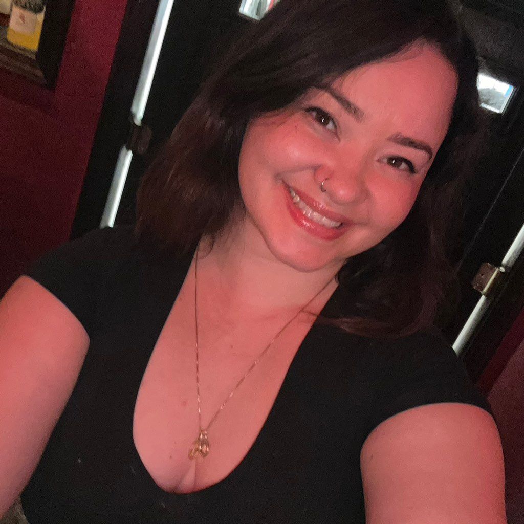 Julia Aguilar bartender