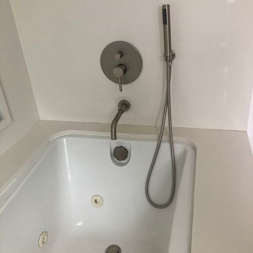 Everstein shower/tub bath set (marble cutting/cori