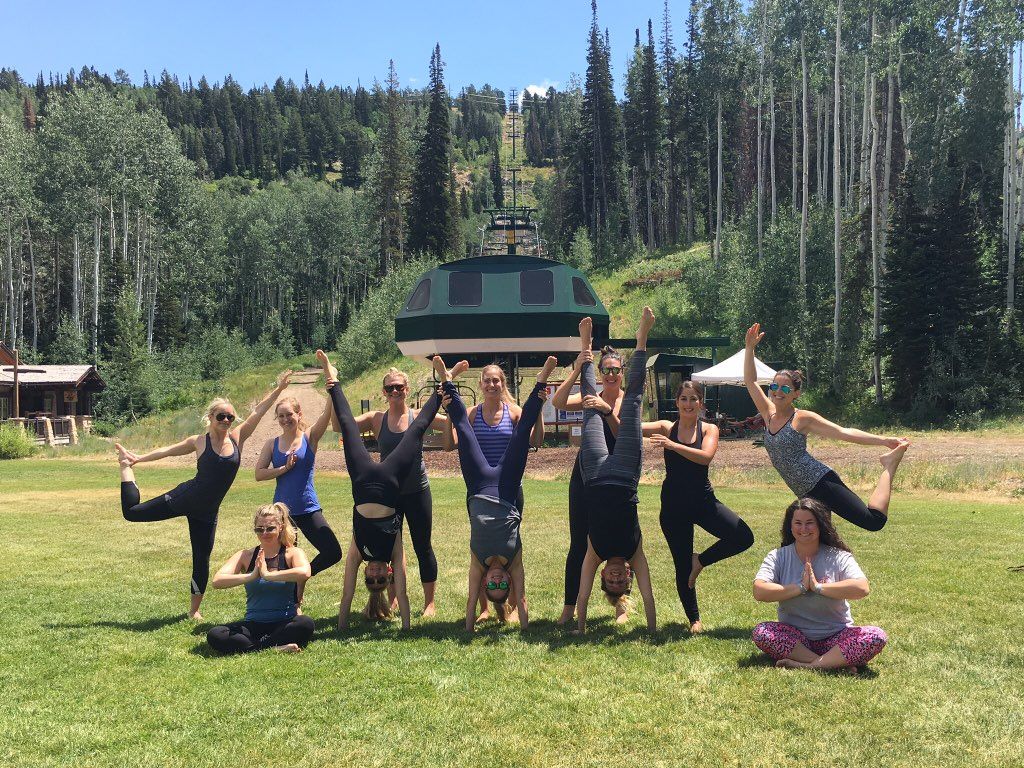 A yoga retreat in the trees! 🌲🌳