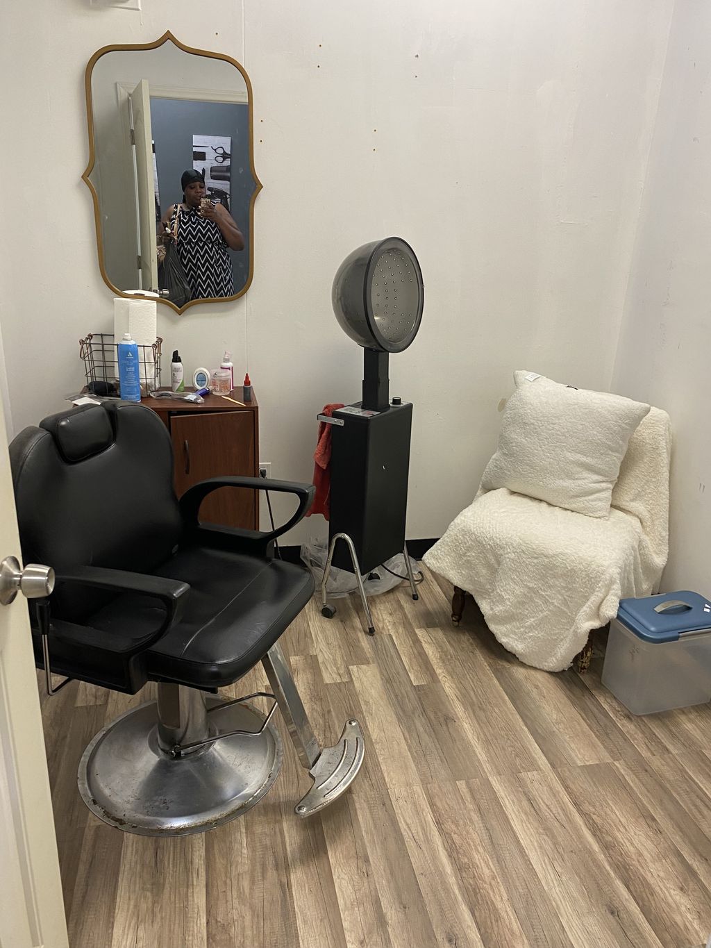 Salon set ups decor by me 