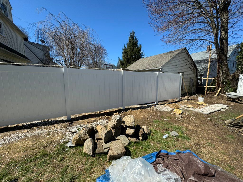 Vinyl fence 
