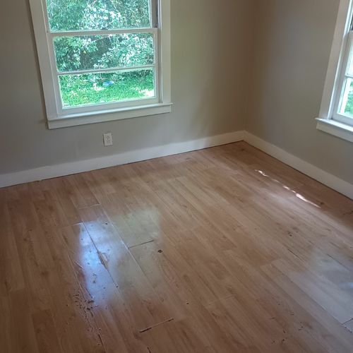 bedroom windows/ floors after cleaning 