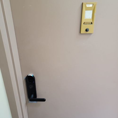 This guys did a Latch smart lock installation in m
