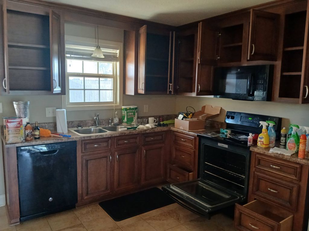 move out kitchen before cleaning 