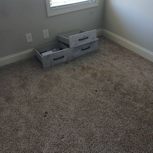 move out bedroom before cleaning 