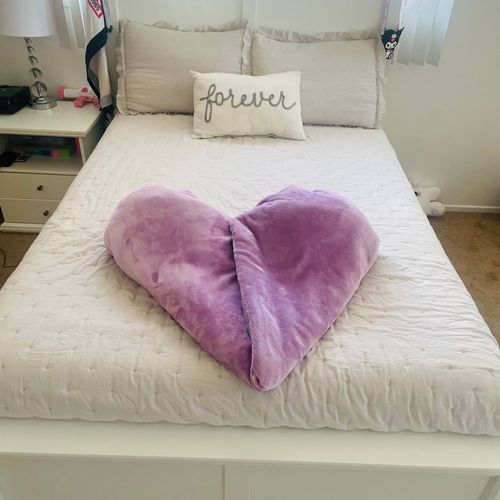 Love to make a bedroom cozy 