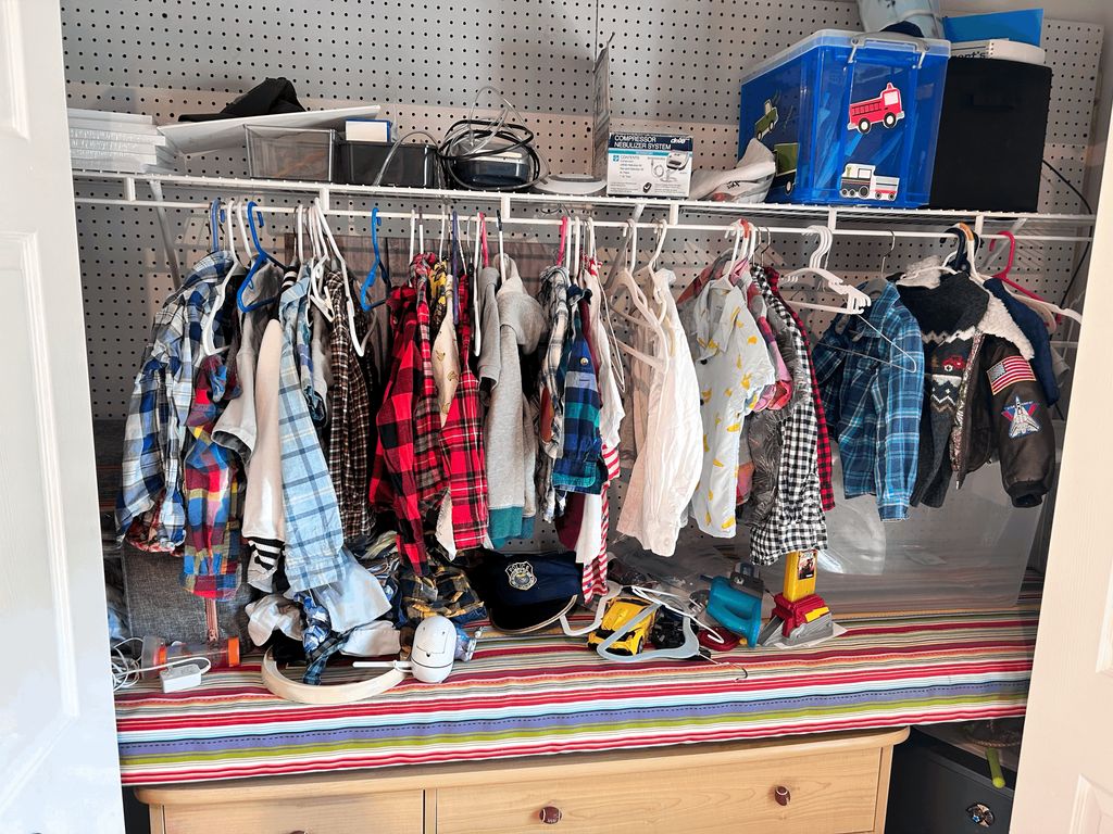 Kid's Closet (4yrs old) Before 