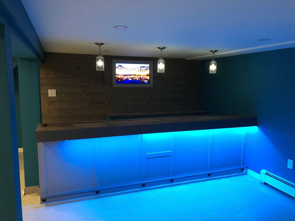 Custom bar in Roxbury 