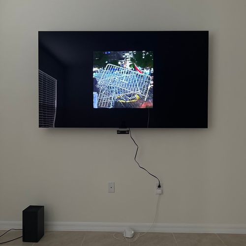 Was able to mount my 77” tv fast and properly moun