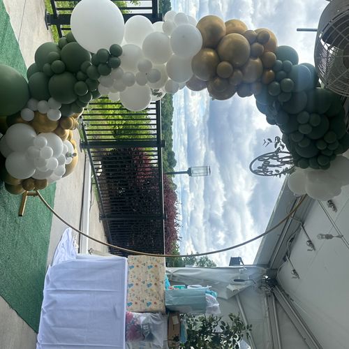 The ballon arch for our baby shower couldn't have 