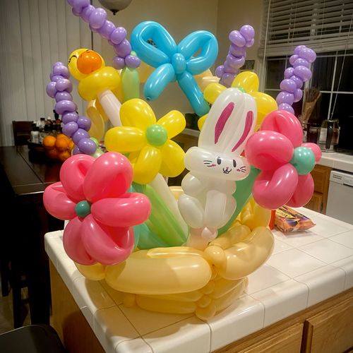 Easter basket balloon twists