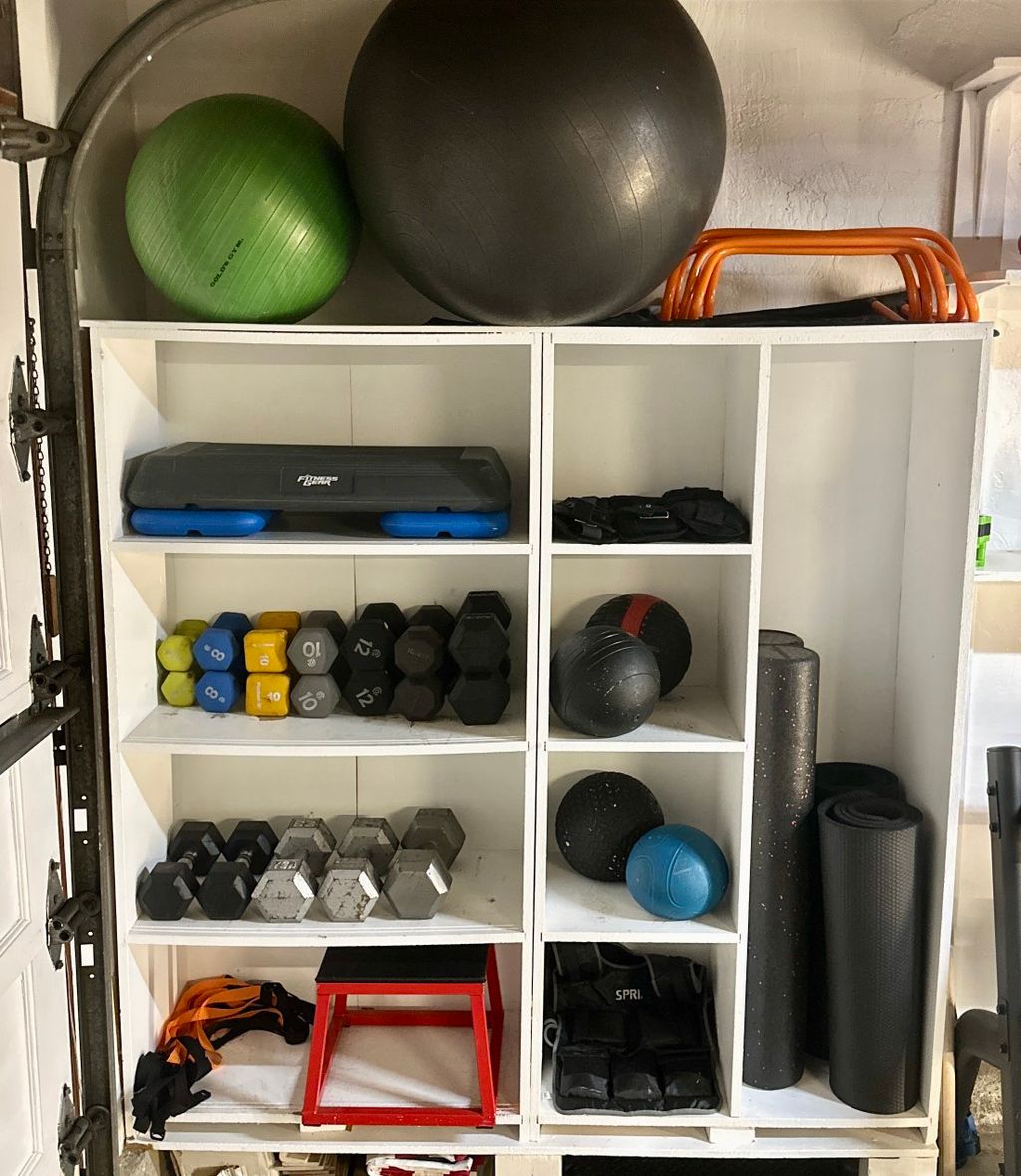 Equipment available for clients: Stability balls, 