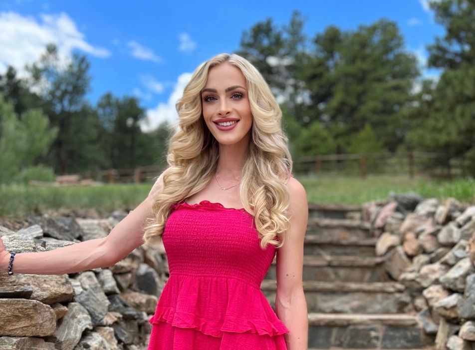Meet Lauren! The owner & founder of Thrive Through