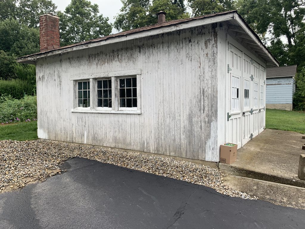 Shed Exterior (BEFORE)