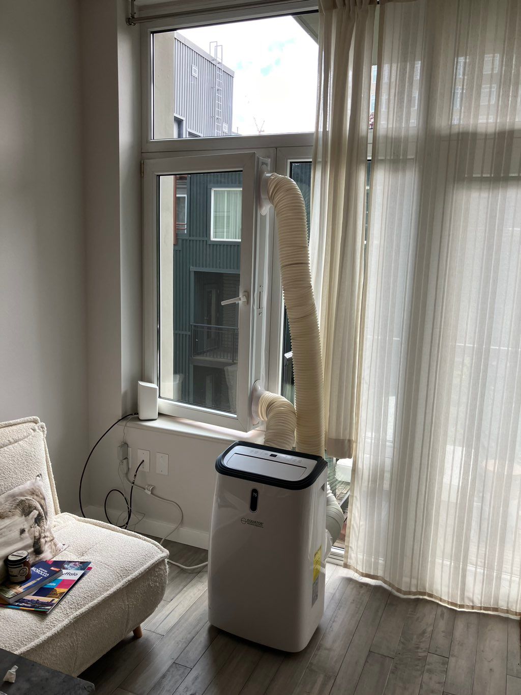Window only opens 4 inches 