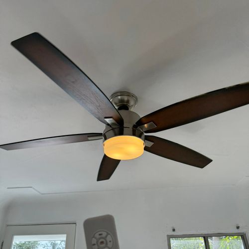 Fan/light installation with remote control