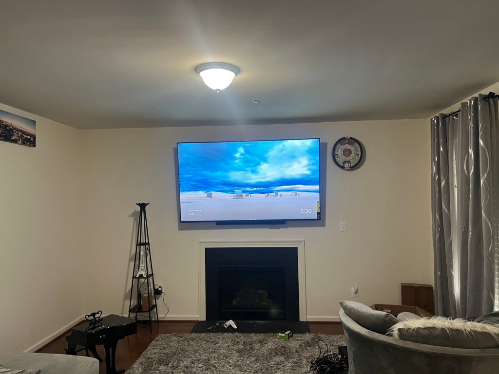 Tv and soundbar mounting with wires totally concea
