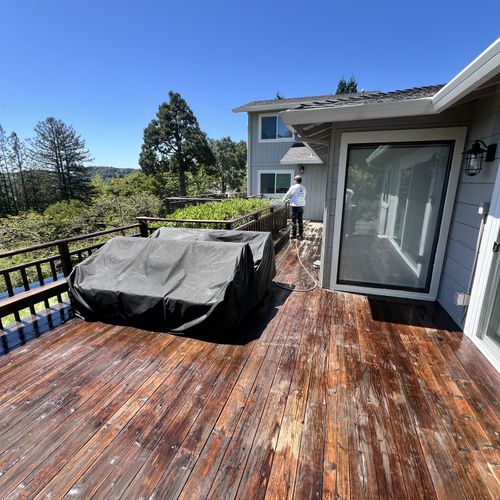 Deck Staining and Sealing