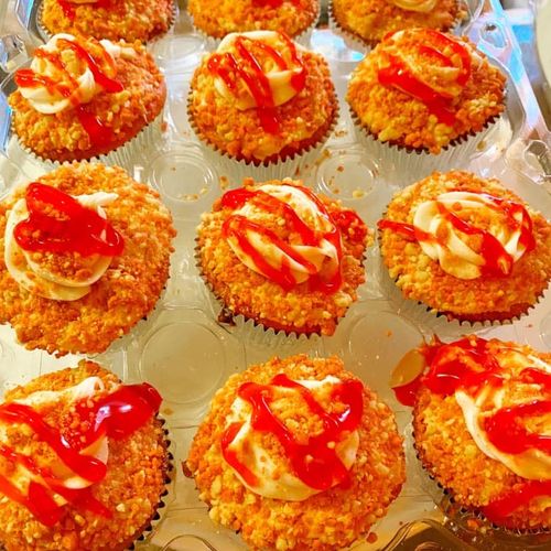 Strawberry Crunch Cupcakes 