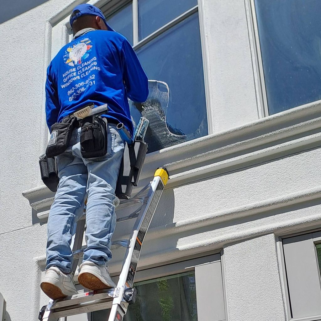 Super Window Cleaning
