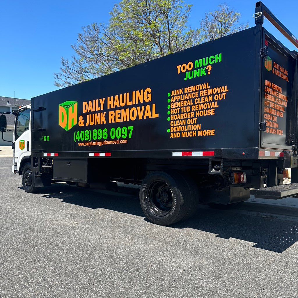 Daily hauling & junk removal