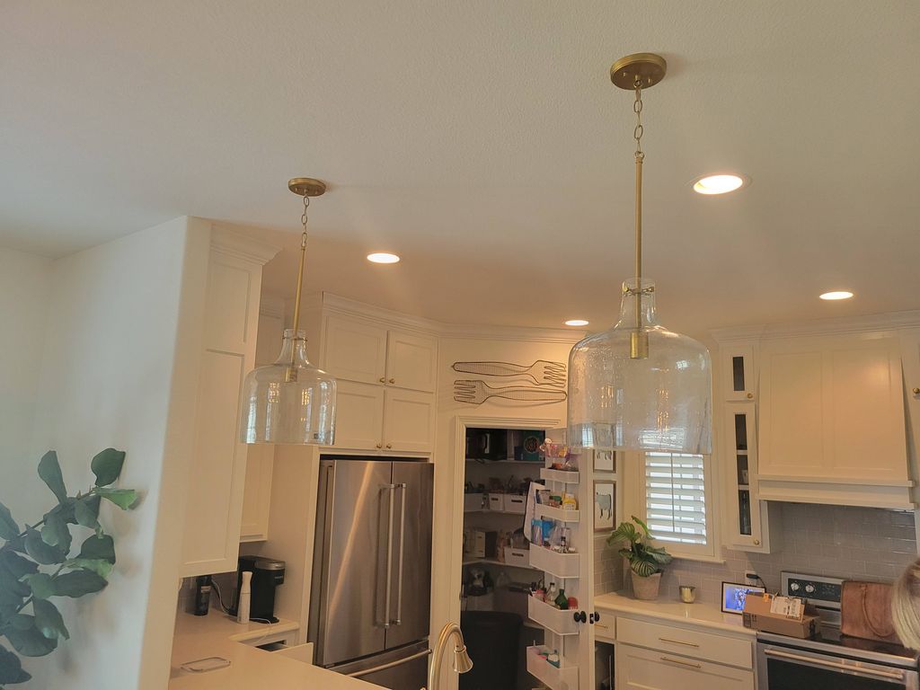 New light fixtures for the kitchen 