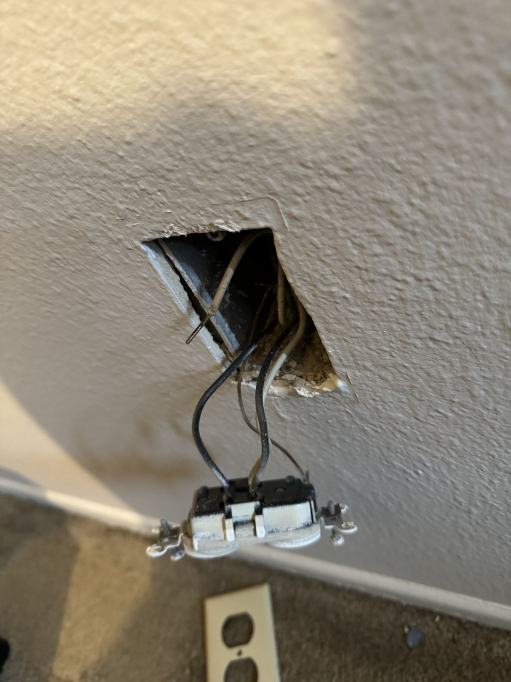 Outlet - Loose connection