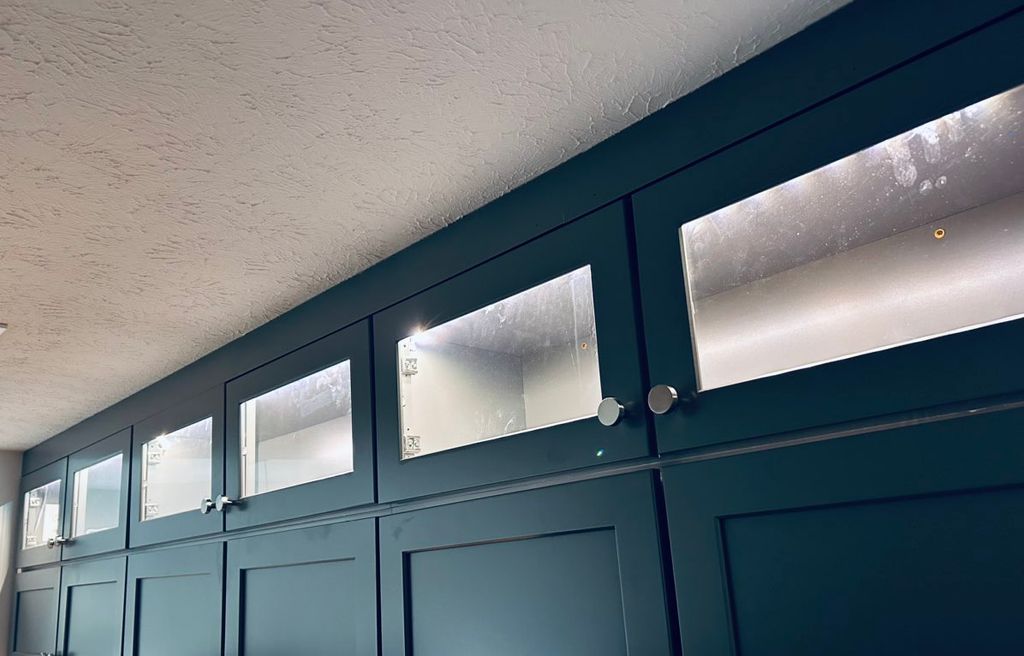 Low voltage cabinet lighting