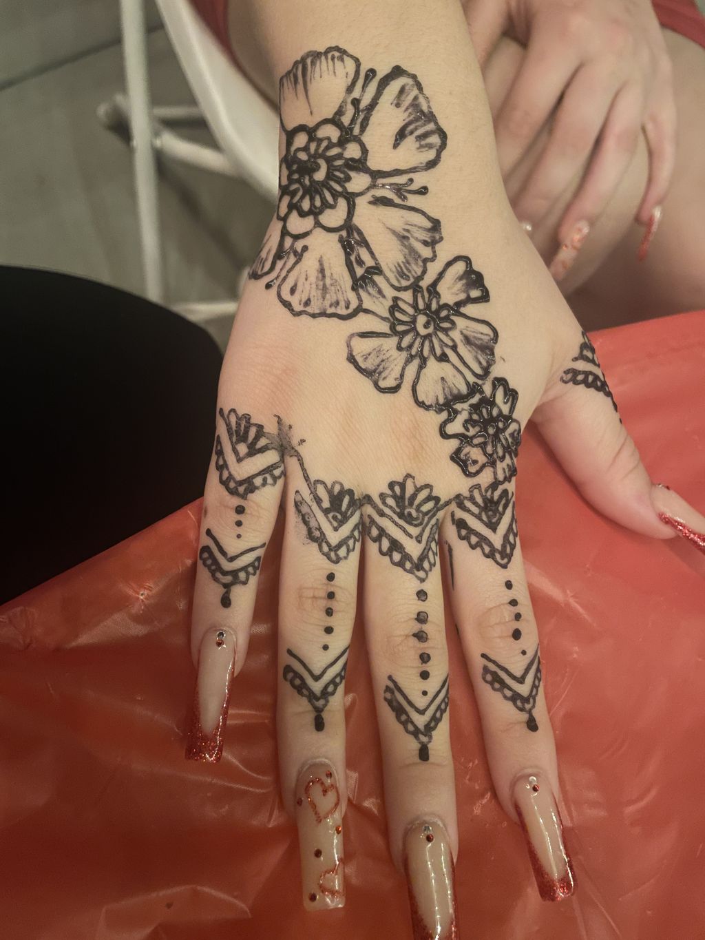 Henna Tattooing