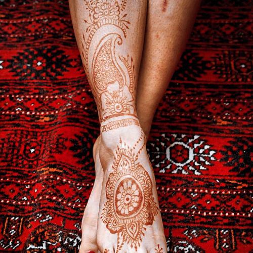 Henna Tattooing