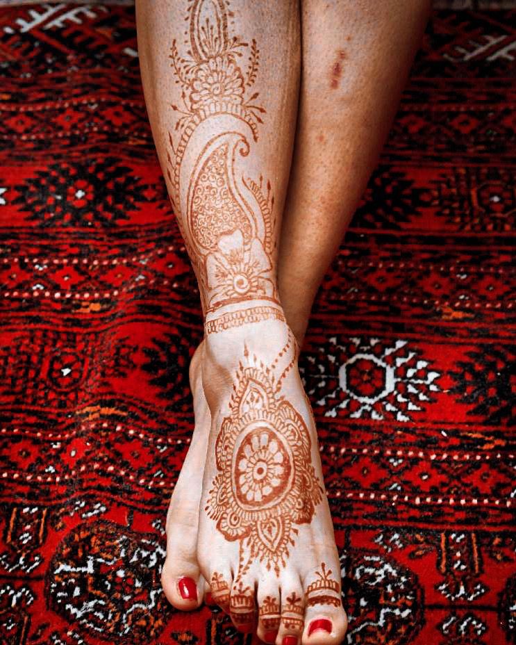 Henna Tattooing