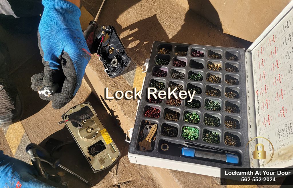 Locksmith At Your Door: Lock Rekey