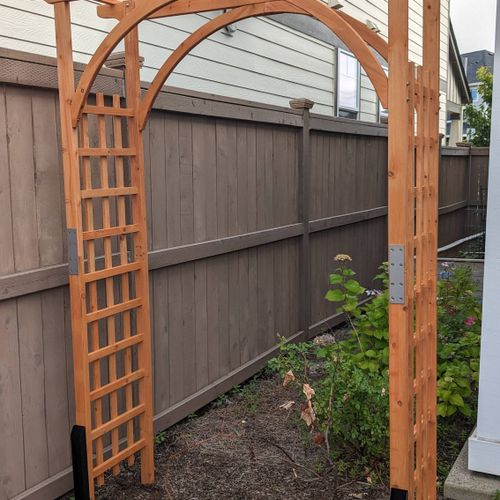 They did a great job fixing up a DIY trellis for o