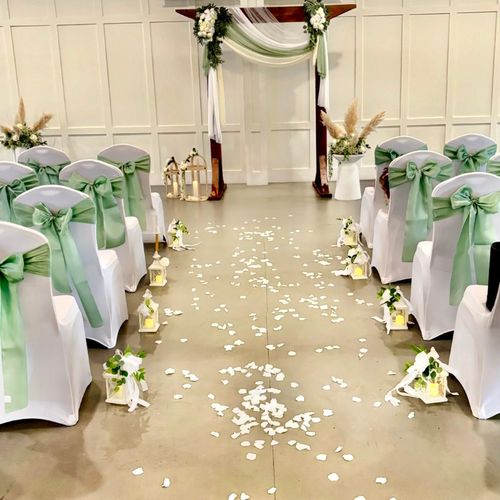 I wanted a gorgeous green themed wedding. It was o