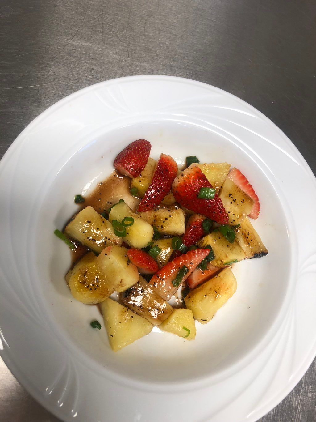 Grilled pineapple and strawberry salad