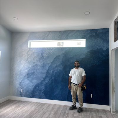 Avatar for Andres Wallpaper Hangers