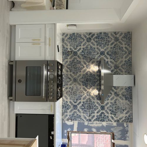 I recently had my kitchen redone by Daidone Tile, 