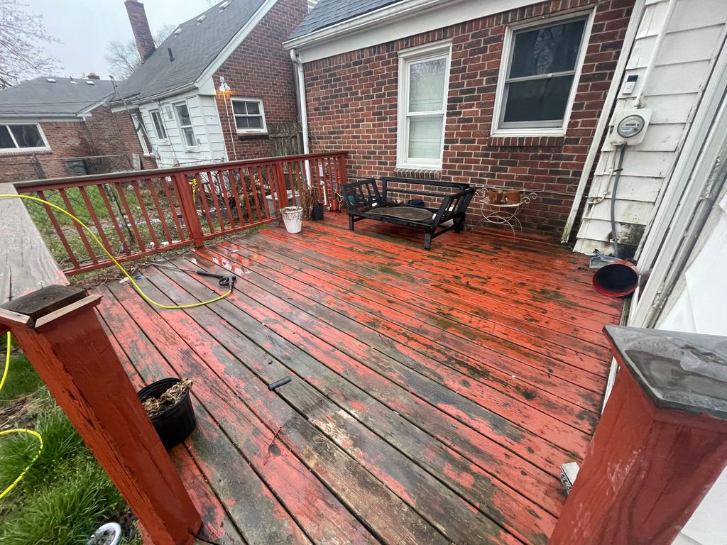 Deck Staining and Sealing