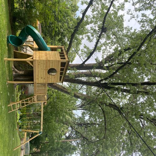 We hired Jeff to build a treehouse for our kids an