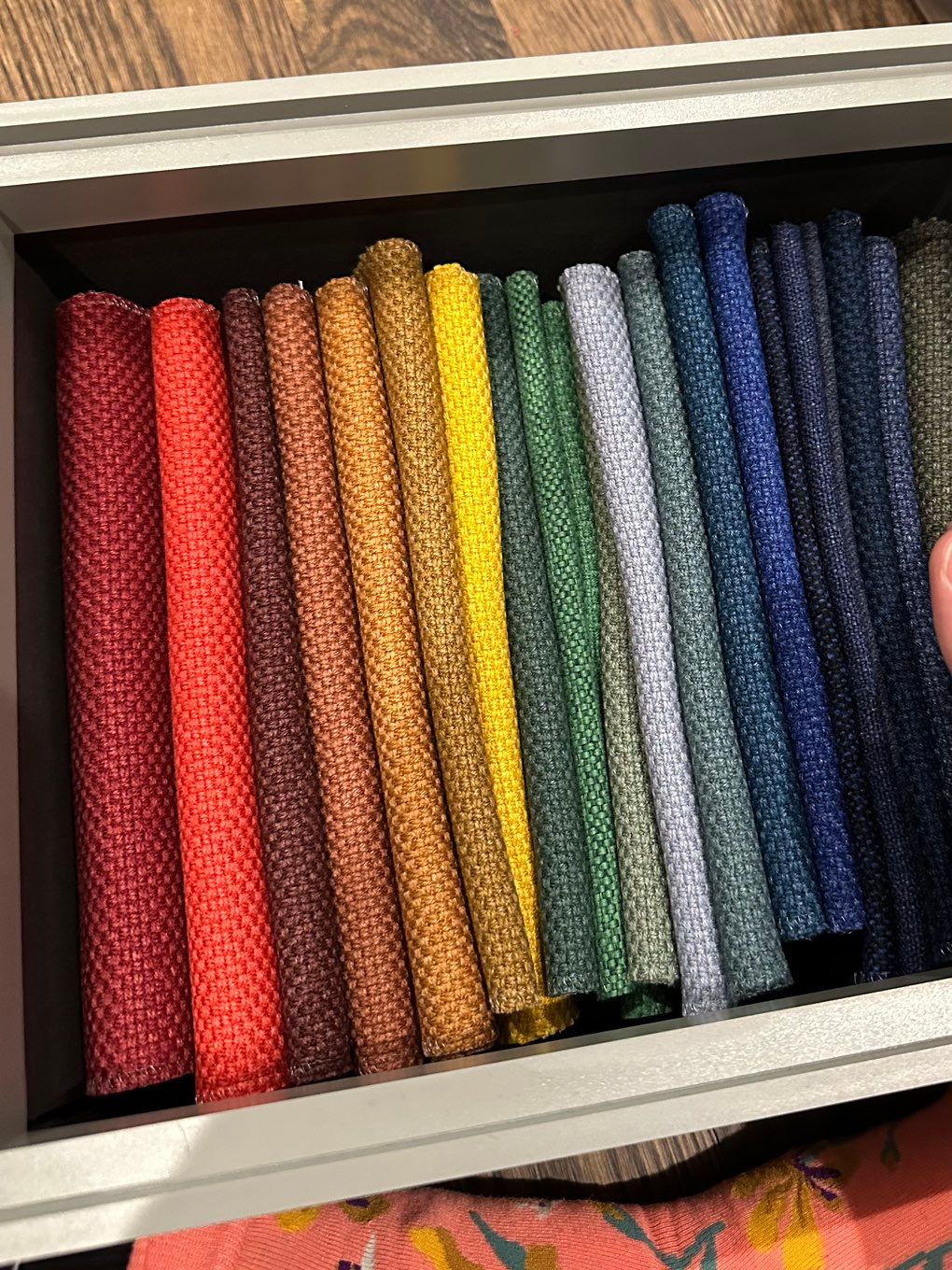 Fun project organizing fabric samples 🤗
