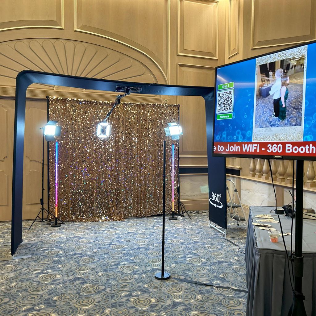 Keicy Photo Booth rentals Chicago 360