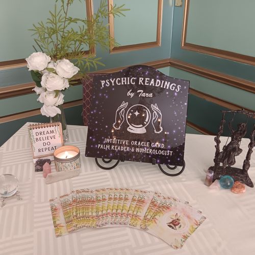 Tarot and Psychic Reader Entertainment