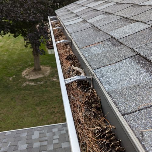 Gutter Cleaning and Maintenance