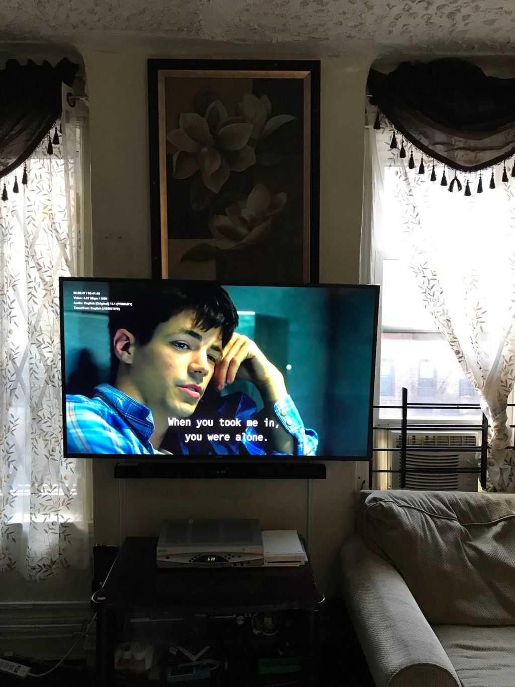 65 INCH TV APARTMENT MOUNT